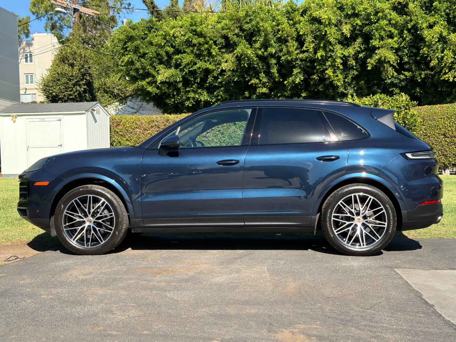 Certified 2024 Porsche Cayenne AWD/4WD image 2