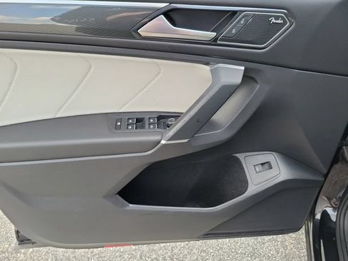 Used 2018 Volkswagen Tiguan SEL Premium FWD image 8