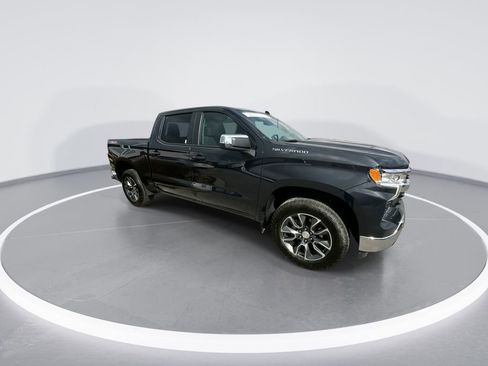 Used 2024 Chevrolet Silverado 1500 LT image 2