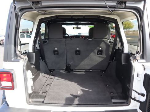 Used 2021 Jeep Wrangler Unlimited Rubicon image 27