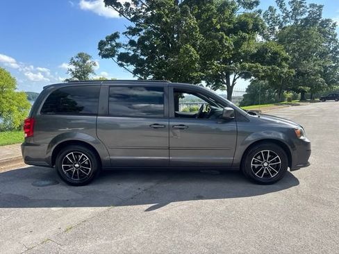 Used 2016 Dodge Grand Caravan R/T FWD image 8