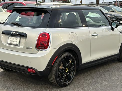 Used 2022 MINI Cooper SE FWD image 8