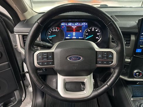 Used 2022 Ford Expedition Max XLT image 13