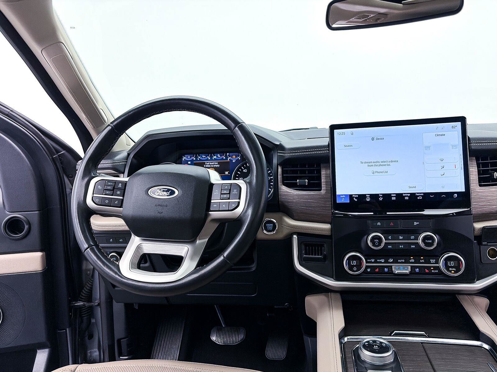 Used 2024 Ford Expedition Max Limited AWD/4WD image 5