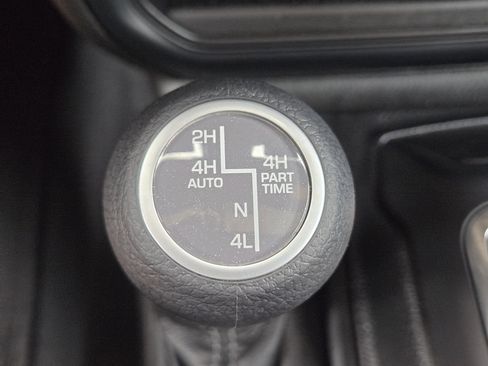 Used 2024 Jeep Wrangler Unlimited Sahara AWD/4WD image 25