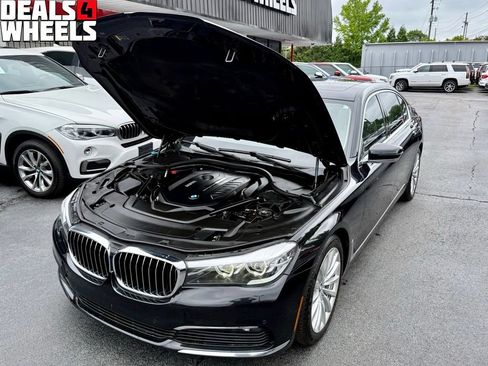 Used 2018 BMW 740i RWD image 7