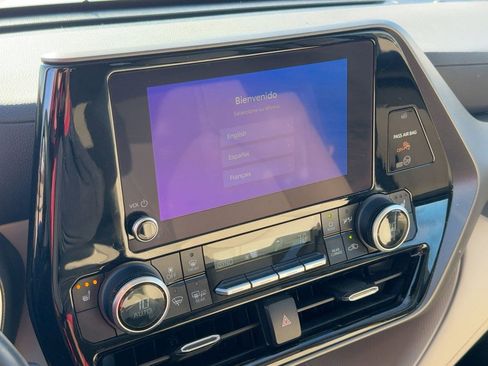 Used 2023 Toyota Highlander XLE image 23