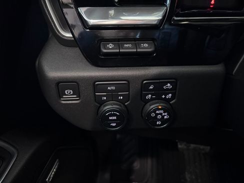 Used 2022 Chevrolet Silverado 1500 LTZ w/ LTZ Premium Package image 26