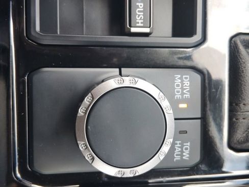 Used 2022 Toyota Tundra SR5 w/ SR5 Convenience Package image 30