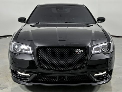 Used 2023 Chrysler 300 C RWD image 4