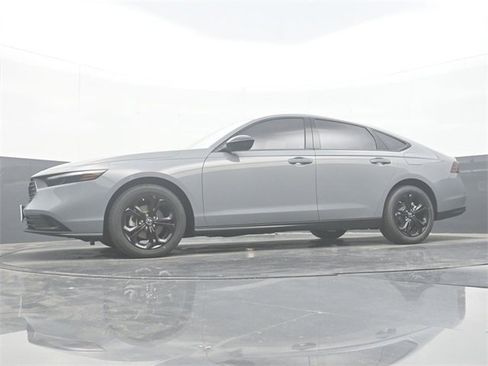 Certified 2025 Honda Accord SE image 28