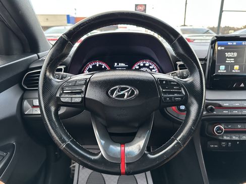 Used 2020 Hyundai Veloster Turbo image 15