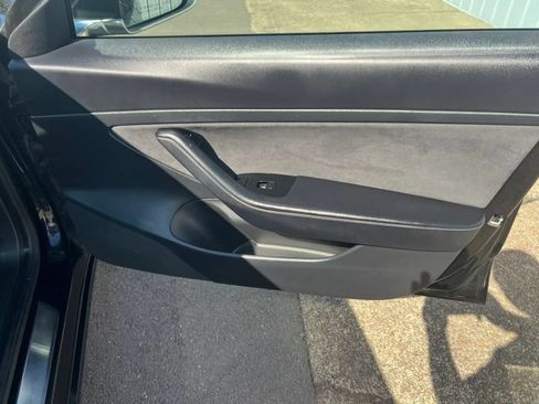 Used 2020 Tesla Model 3 Standard Range Plus RWD image 8