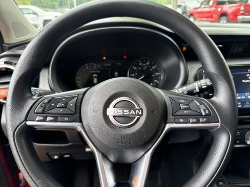 Used 2023 Nissan Kicks SV FWD image 23