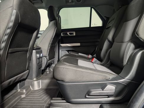 Certified 2022 Ford Explorer XLT image 12