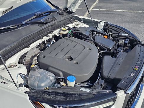 Used 2023 Volvo XC40 B5 Ultimate w/ Protection Package Premier image 27