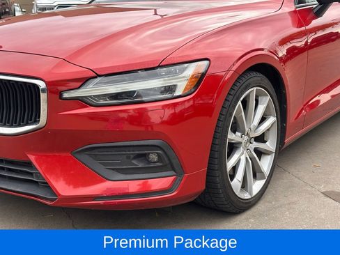 Used 2019 Volvo S60 T5 Momentum w/ Multimedia Package image 6