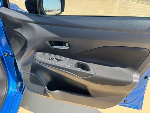 Used 2021 Nissan Versa SV FWD image 31