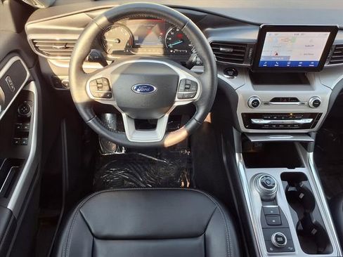 Certified 2023 Ford Explorer XLT w/ Equipment Group 202A image 6