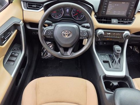 Used 2019 Toyota RAV4 LE image 11