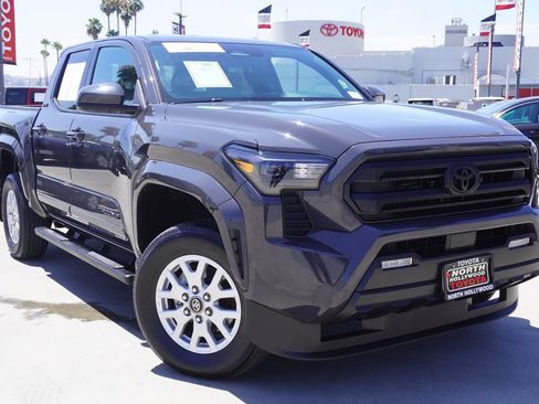 Certified 2025 Toyota Tacoma SR5 AWD/4WD image 2