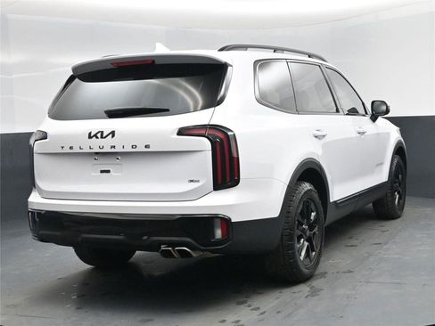 Used 2025 Kia Telluride AWD image 18