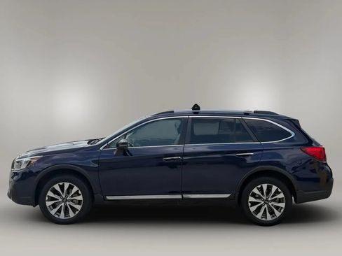 Used 2018 Subaru Outback 3.6R Touring w/ Popular Package #3 AWD/4WD image 4