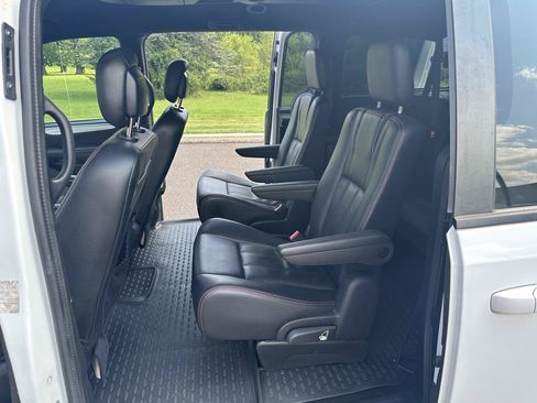 Used 2016 Dodge Grand Caravan R/T FWD image 15