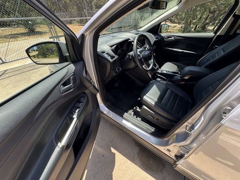 Used 2015 Ford Escape Titanium FWD image 26