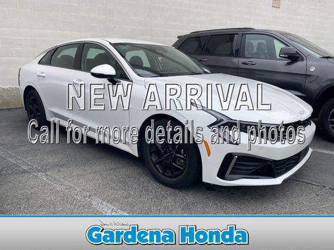 Used 2025 Kia K5 LXS FWD image 1