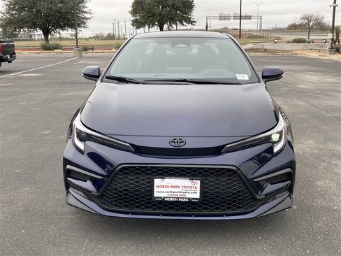 New 2026 Toyota Corolla SE image 2