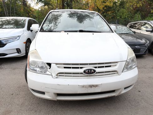 Used 2008 Kia Sedona LX image 3