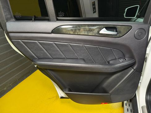 Used 2016 Mercedes-Benz GL 450 4MATIC image 21