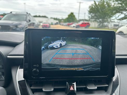 Used 2024 Toyota Corolla LE FWD image 13