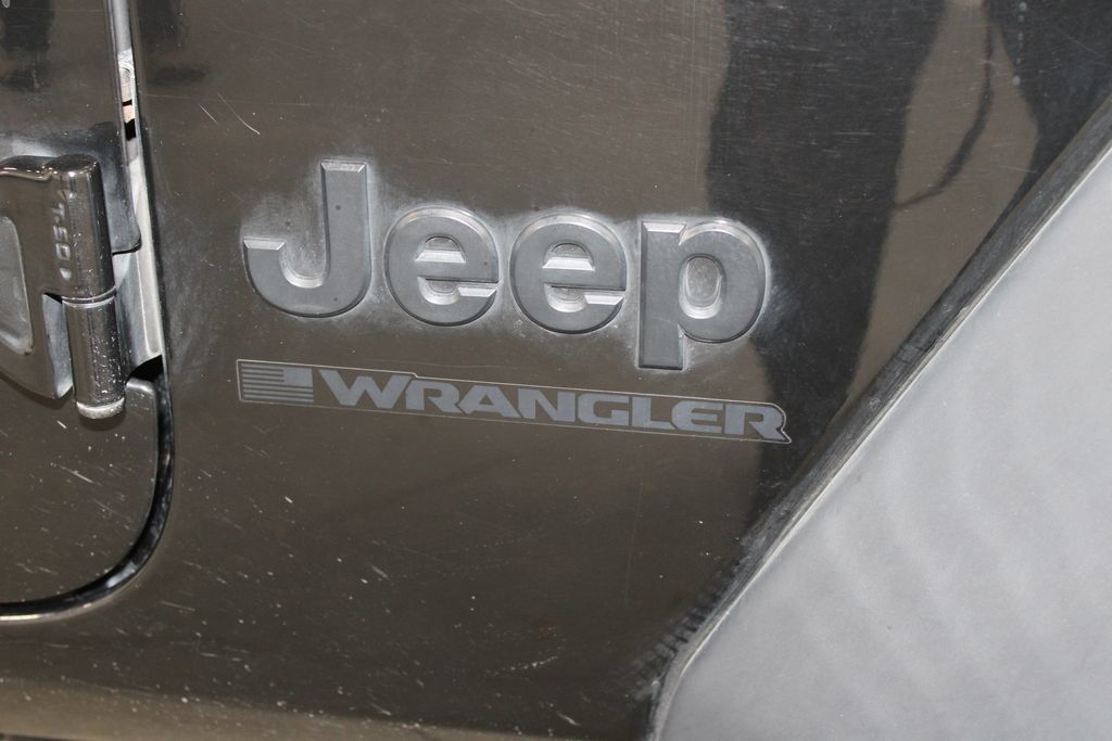 Used 2024 Jeep Wrangler Unlimited Sport AWD/4WD image 12