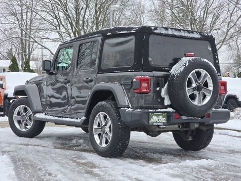 Used 2018 Jeep Wrangler Unlimited Sahara image 26