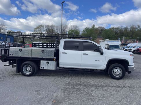Used 2024 Chevrolet Silverado 3500 W/T w/ WT Convenience Package AWD/4WD image 2