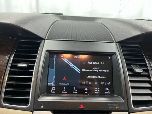 Used 2017 Ford Taurus Limited image 16