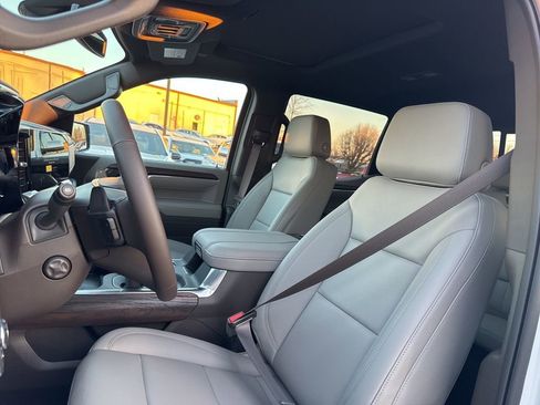 New 2026 GMC Sierra 1500 SLT w/ SLT Premium Plus Package image 22