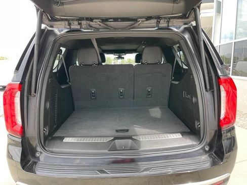 Used 2022 GMC Yukon XL Denali AWD/4WD image 17