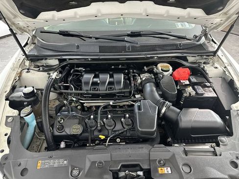 Used 2018 Ford Taurus SE image 27