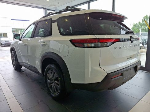 New 2025 Nissan Pathfinder SV image 3