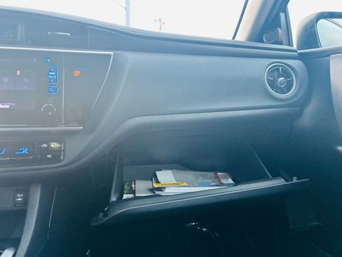 Used 2018 Toyota Corolla LE image 27