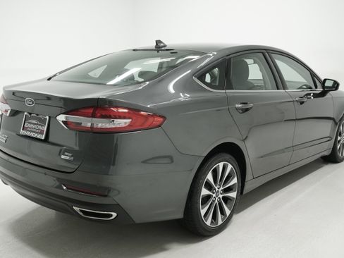 Used 2020 Ford Fusion SE image 4