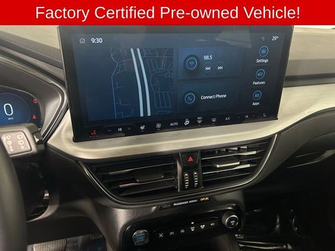 Used 2024 Ford Escape Platinum image 3