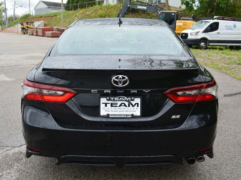 Used 2023 Toyota Camry SE FWD image 6