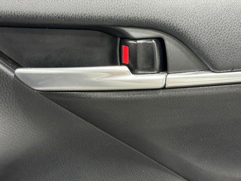 Used 2024 Toyota Camry SE image 20