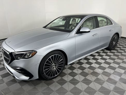 New 2026 Mercedes-Benz E 350 4MATIC Sedan image 8