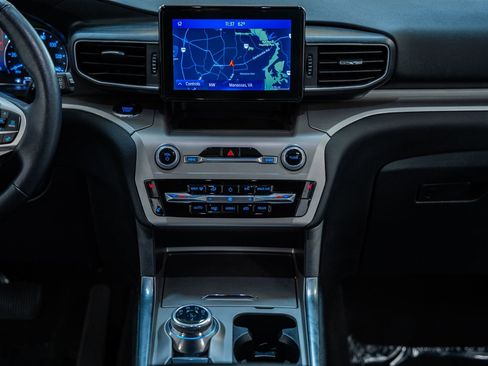 Certified 2022 Ford Explorer XLT w/ Equipment Group 202A image 27