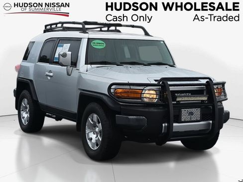 Used 2007 Toyota FJ Cruiser 2WD image 1